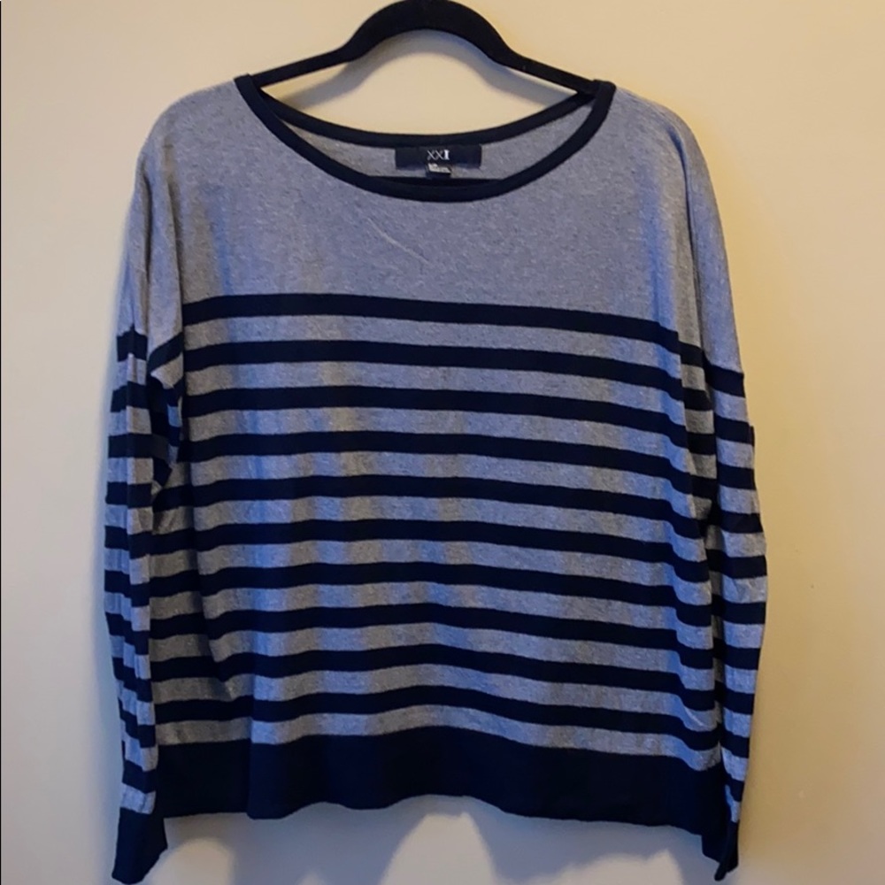 FOREVER21 BLACK & GRAY STRIPED LIGHT SWEATER